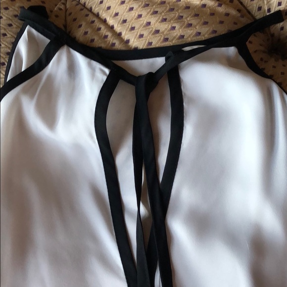 Top - Picture 2 of 2